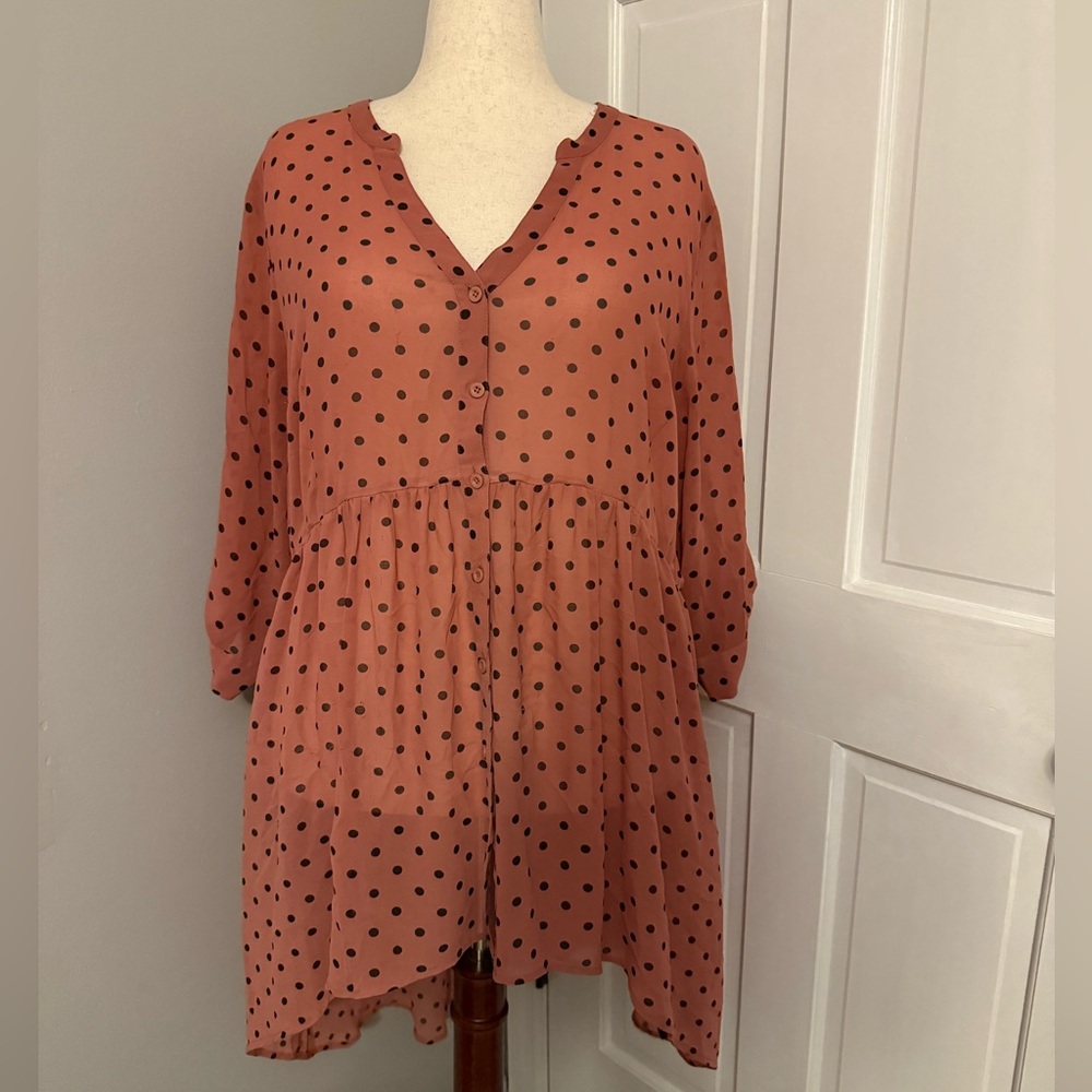 Torrid dusty pink Polka Dot High-Low Tunic Button-Up Top
